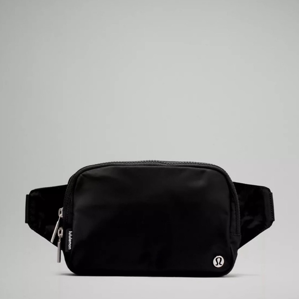 NWT Lululemon Everywhere Belt Bag Black Large